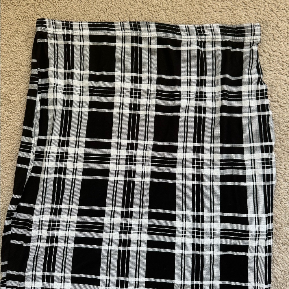 PrettyLittleThing Black and White Mini  Pencil Skirt